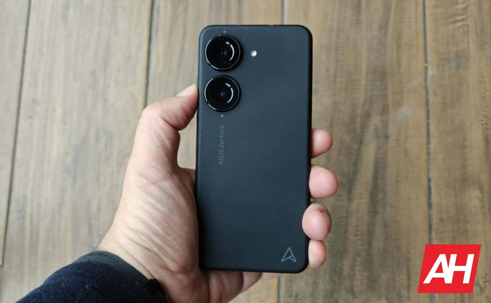 Featured image for ASUS ZenFone 10 now receiving stable Android 14 update