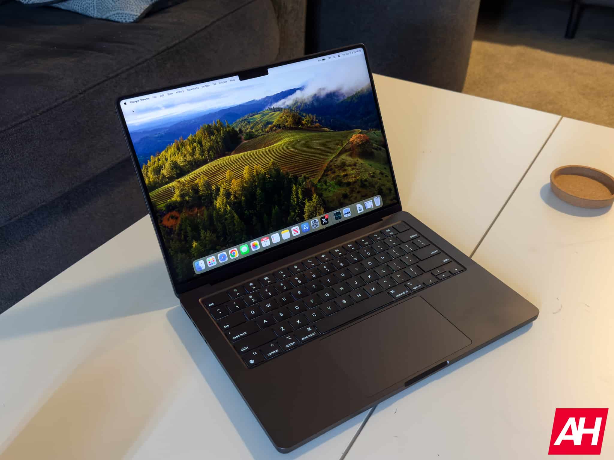 Featured image for Apple is planning to release a 20-inch foldable MacBook in 2027