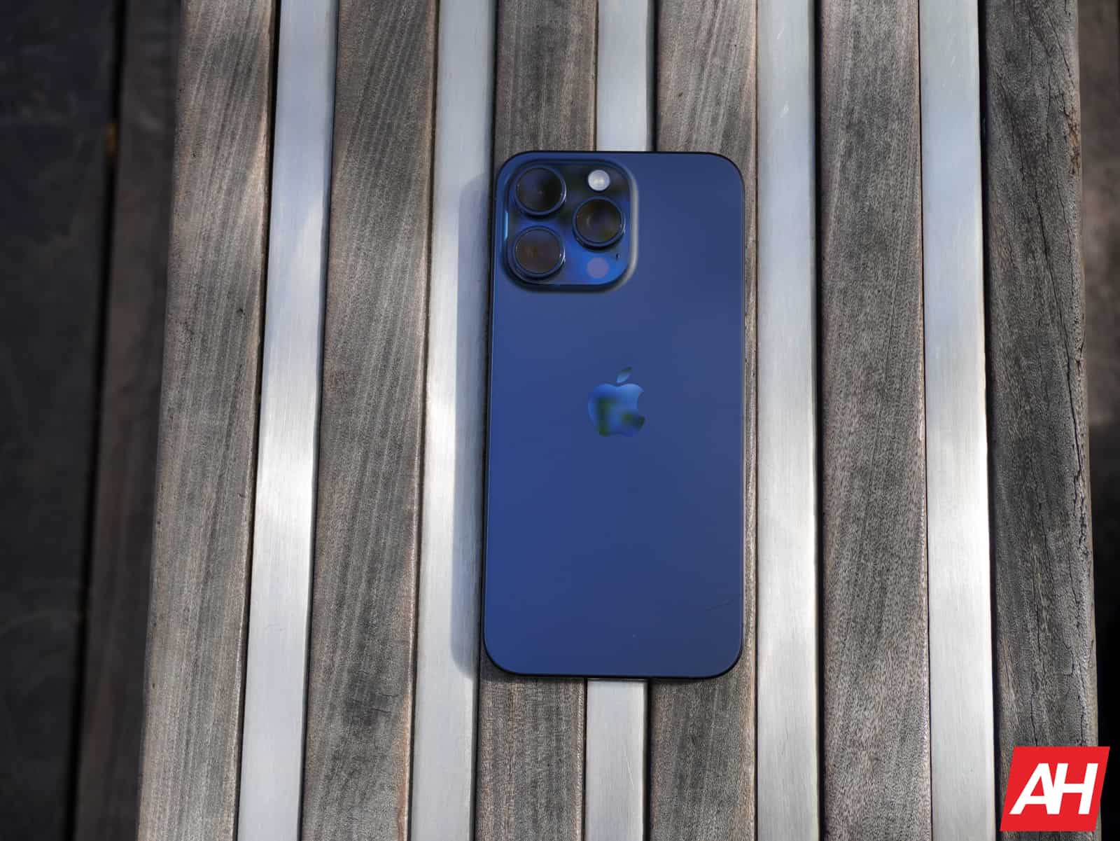 Featured image for iPhone 16 to get a major microphone upgrade for AI purposes