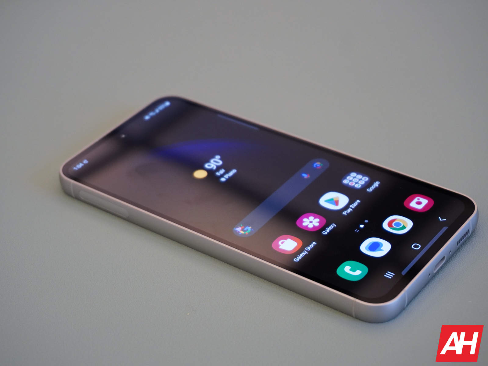 Featured image for Samsung updates the US version of Galaxy S23 FE to Android 14