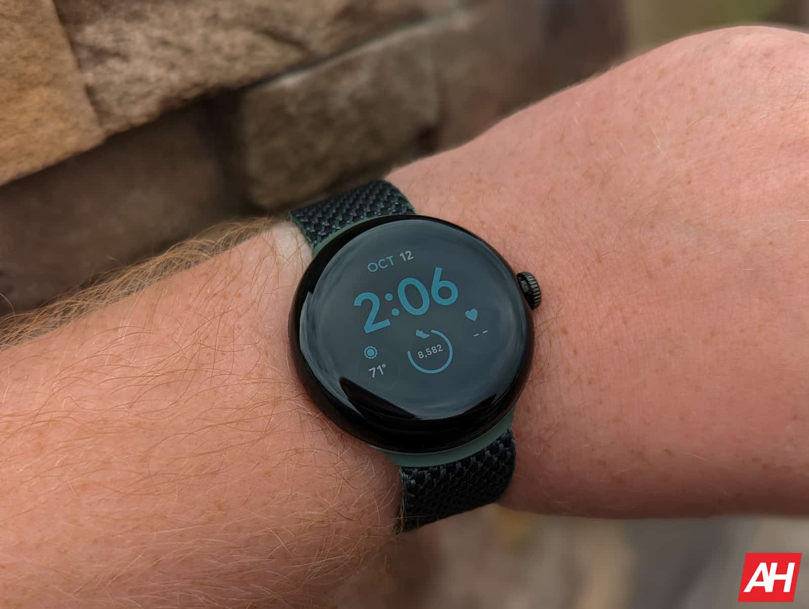 Die ursprüngliche Google Pixel Watch empfängt den DND- und Schlafenszeit-Synchronisierungsmodus