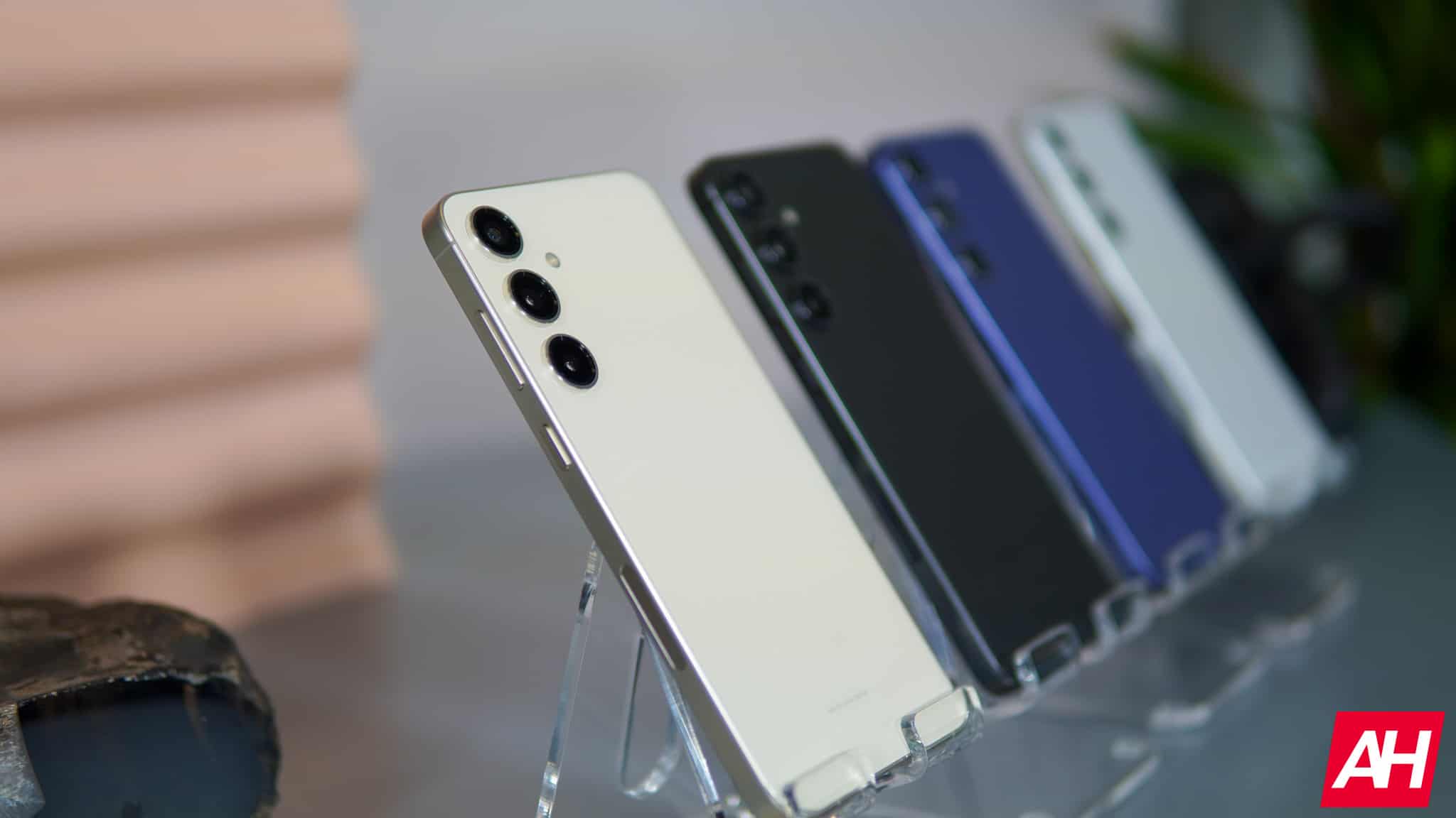 Featured image for Galaxy S24 SoCs: Snapdragon & Exynos availability by country