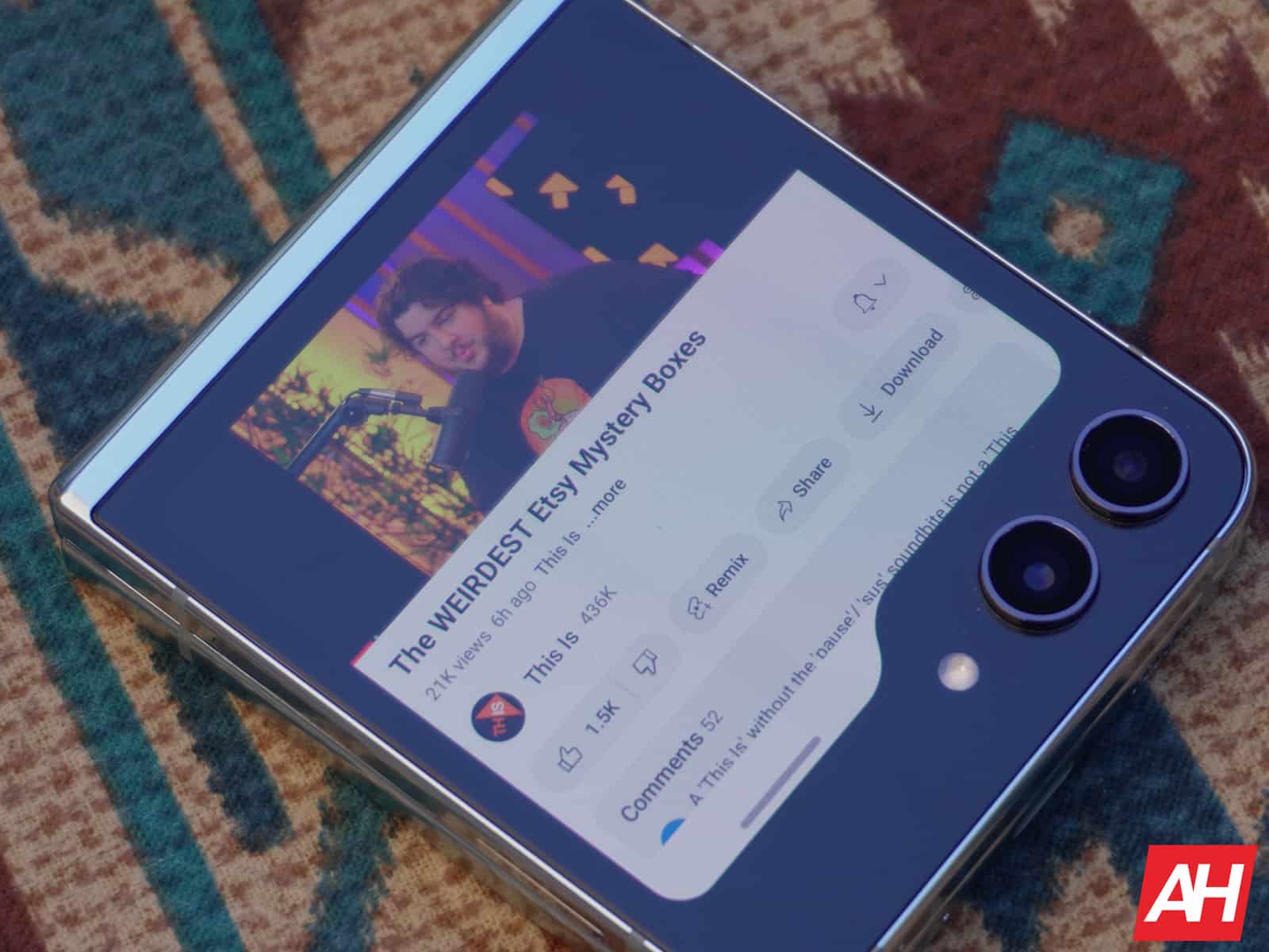 Featured image for Samsung may be cutting costs with its upcoming foldable phones