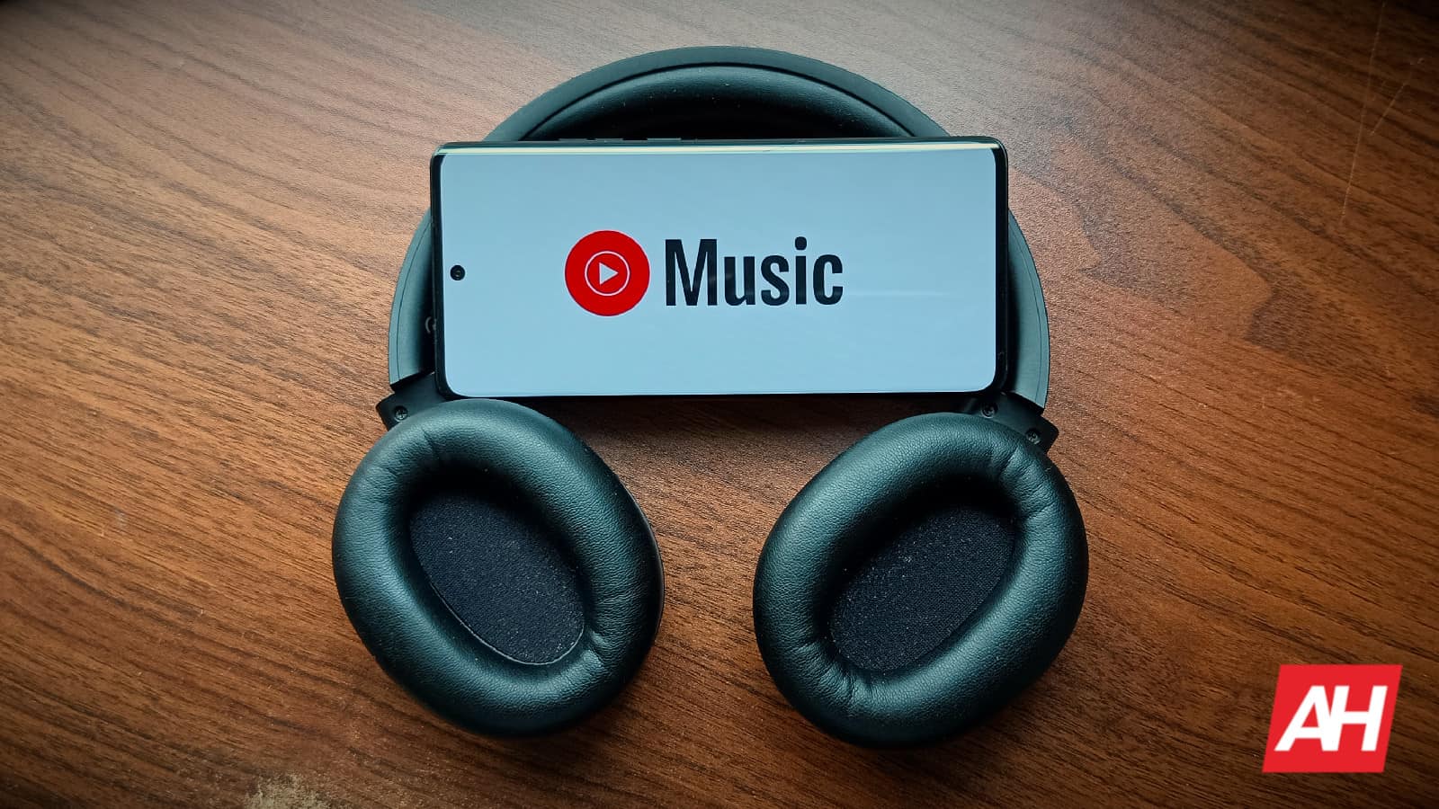 Featured image for YouTube Music improves casting interface for Android and iOS