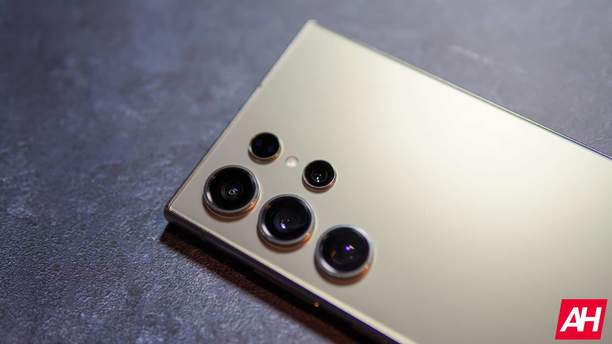 Featured image for Galaxy S24 users are not happy with their phones