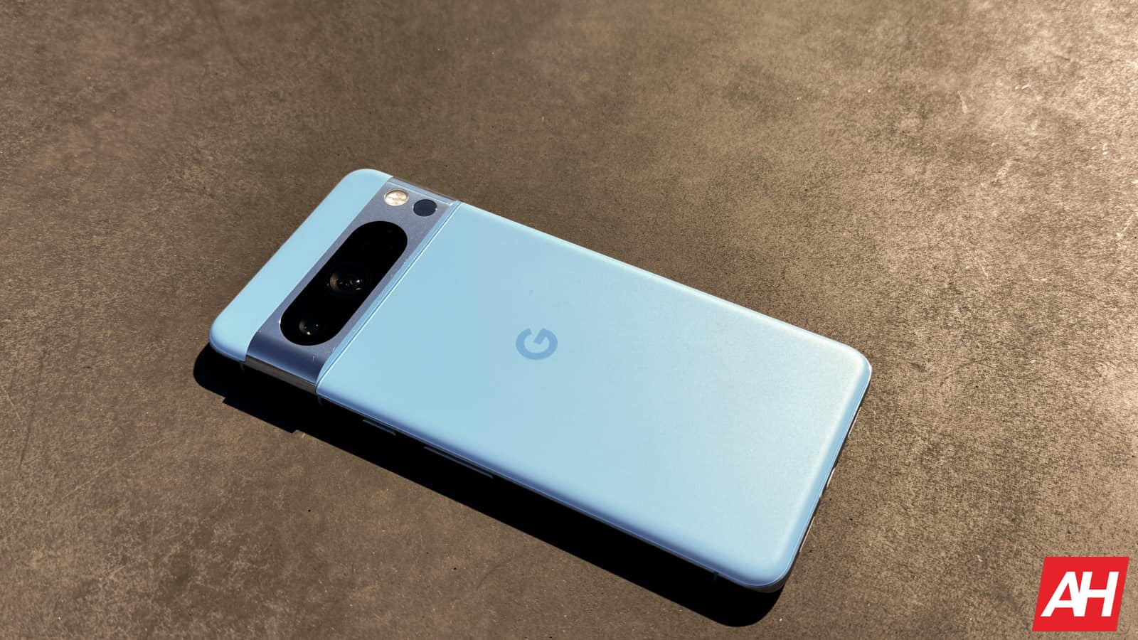 Featured image for Google Pixel 8 Pro may soon run web page summarization on-device