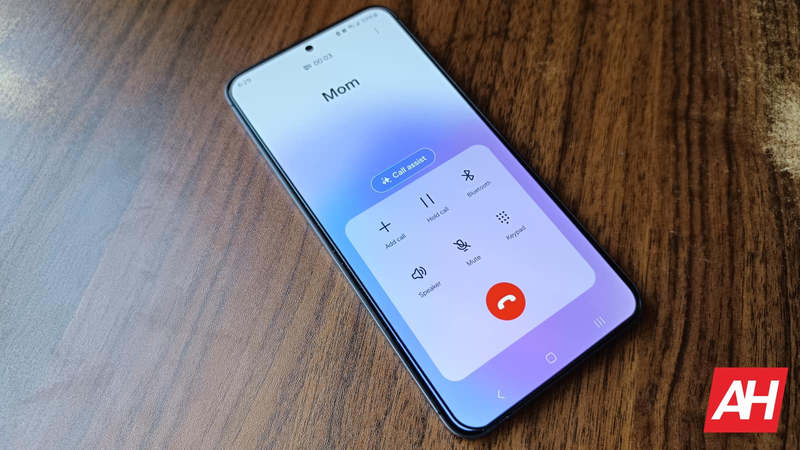 Featured image for How to customize the call background on your Galaxy phone