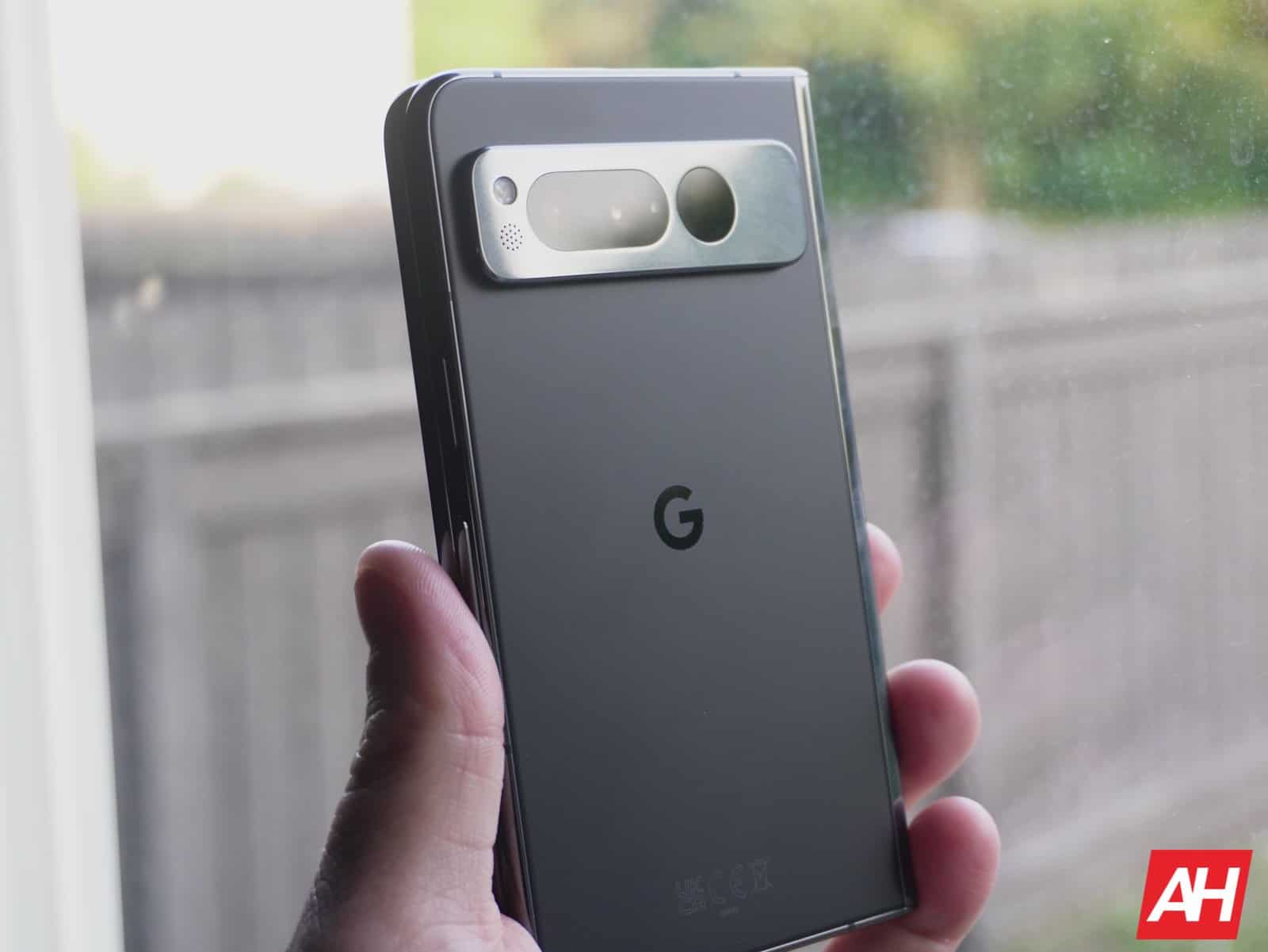 Bei einigen Nutzern von Google Pixel Fold treten Sticky-Scrolling-Probleme auf