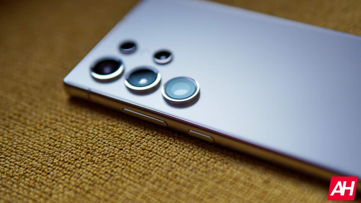 Featured image for Galaxy S25 Ultra could stick with the same Grade 2 titanium
