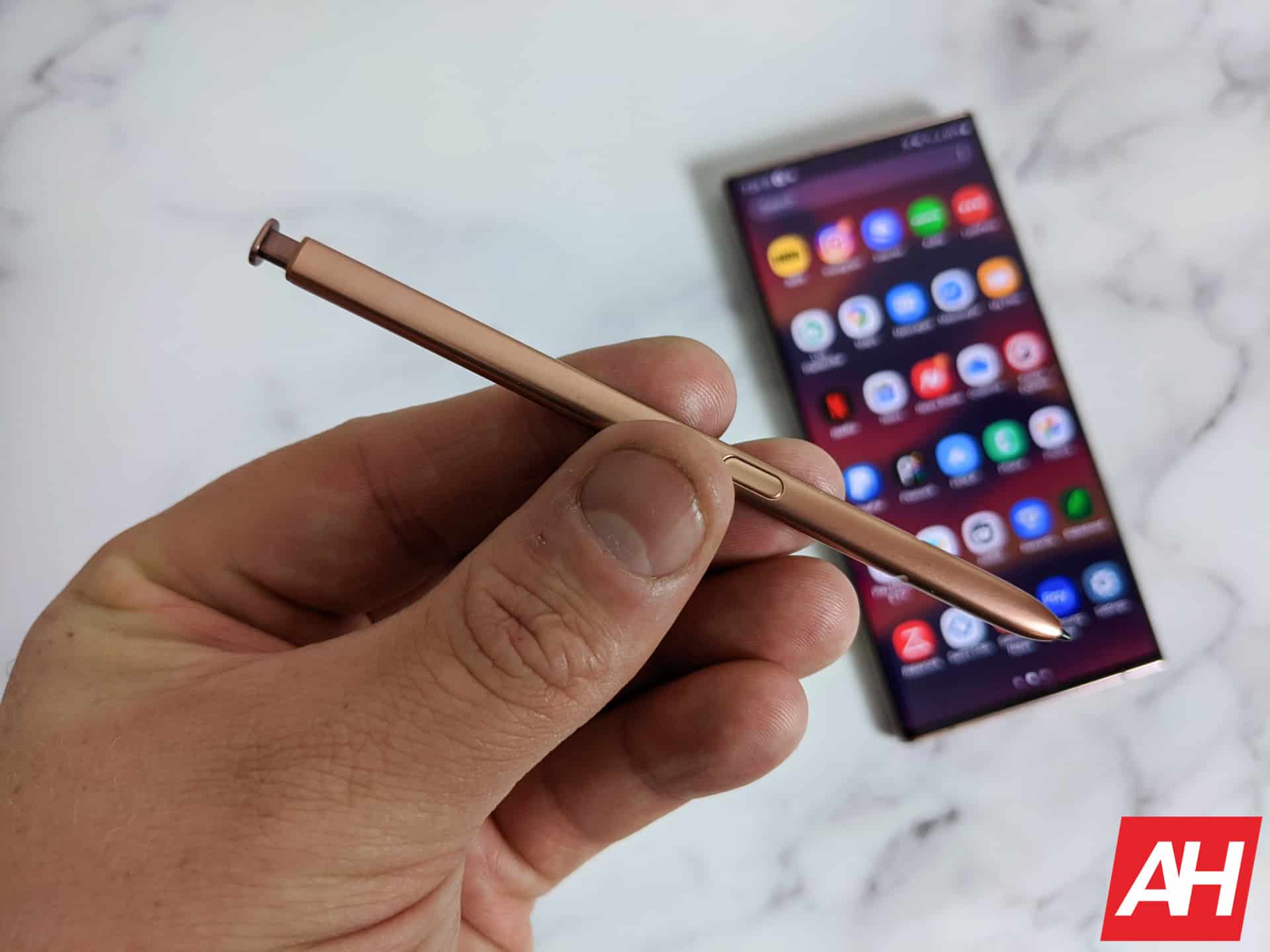 Laut Tipster sind Designlecks beim Galaxy S25 Ultra falsch