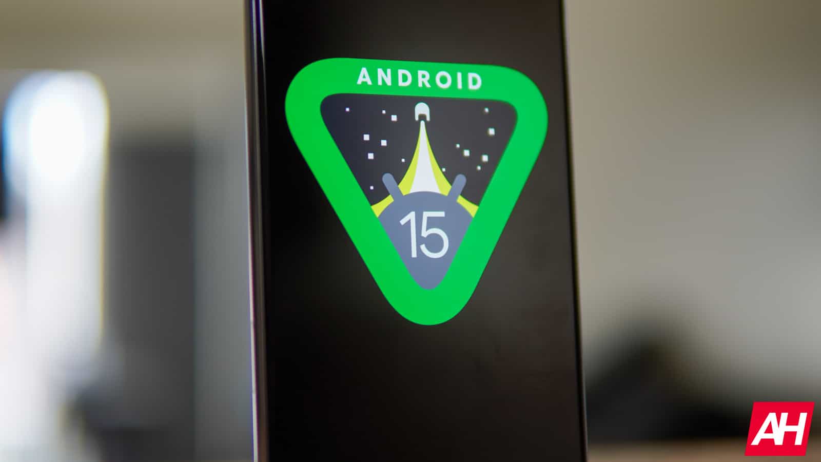 Featured image for Android 15 could bring a new desktop mode