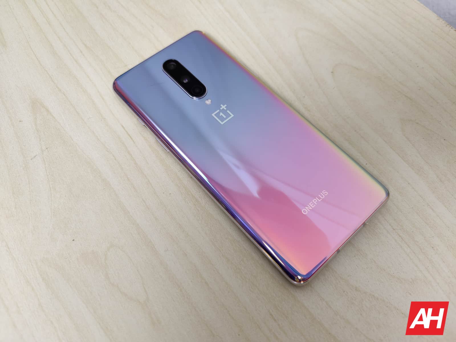 OnePlus 8 und OnePlus 8 Pro erhalten ihr letztes Update