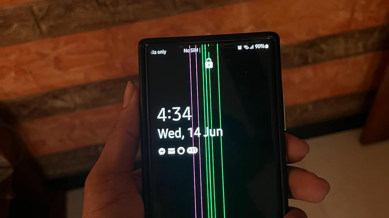 Featured image for Samsung will fix your display green line issue for free… in one country