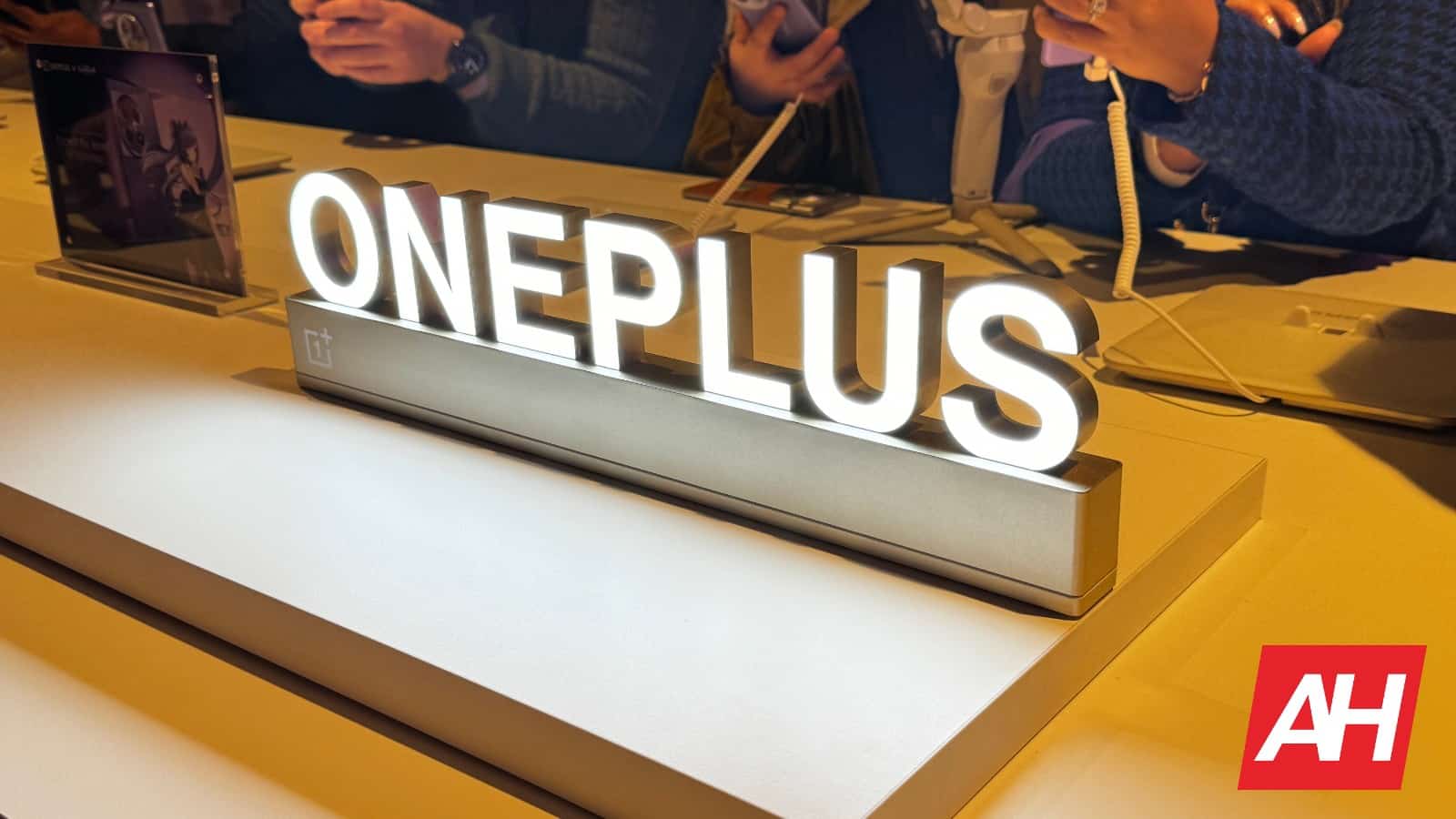 Featured image for OnePlus joins the AI game: Unveils the new AI Eraser Tool