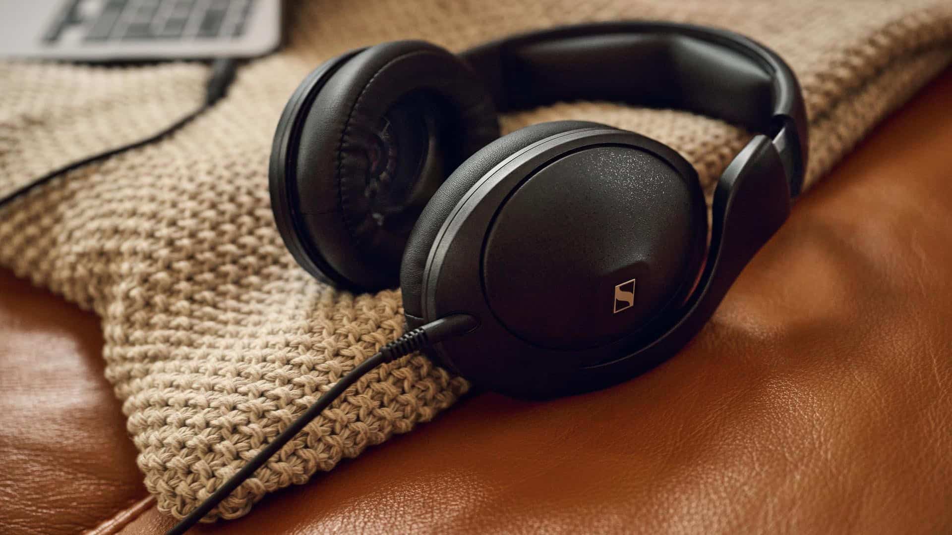 Featured image for Sennheiser HD 620S headphones go official with 42mm drivers