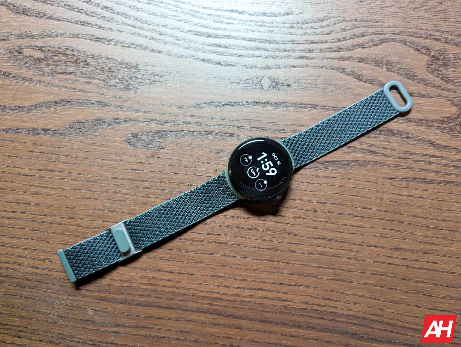 Weitere günstige Pixel-Watch-Armbänder von Google landen auf Amazon