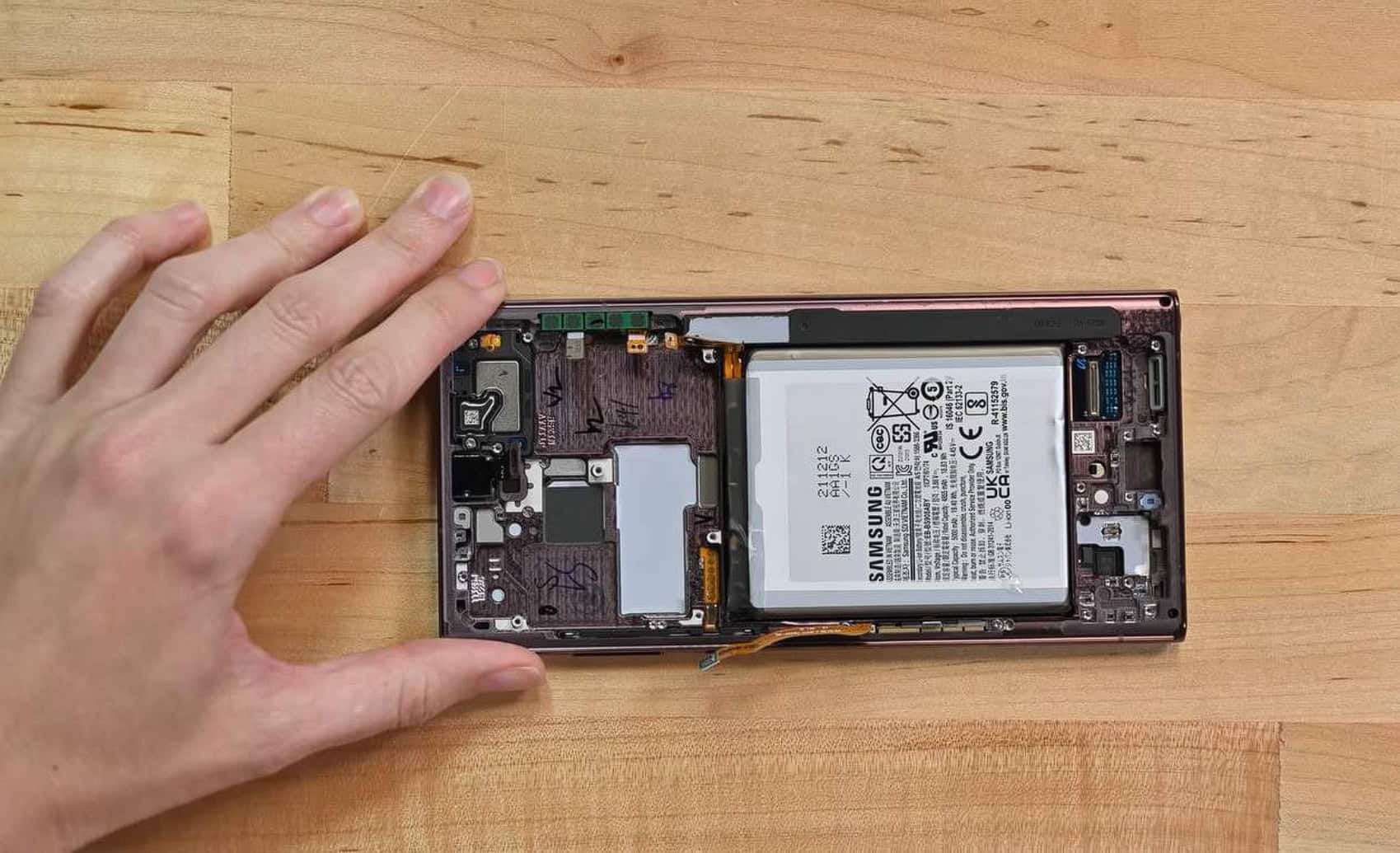 Featured image for iFixit ends Samsung partnership citing repairability differences