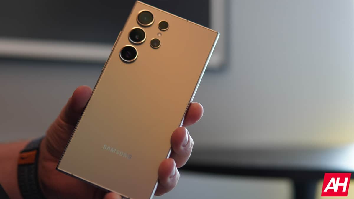 Featured image for Exclusive: Samsung is already developing Galaxy S25 Ultra