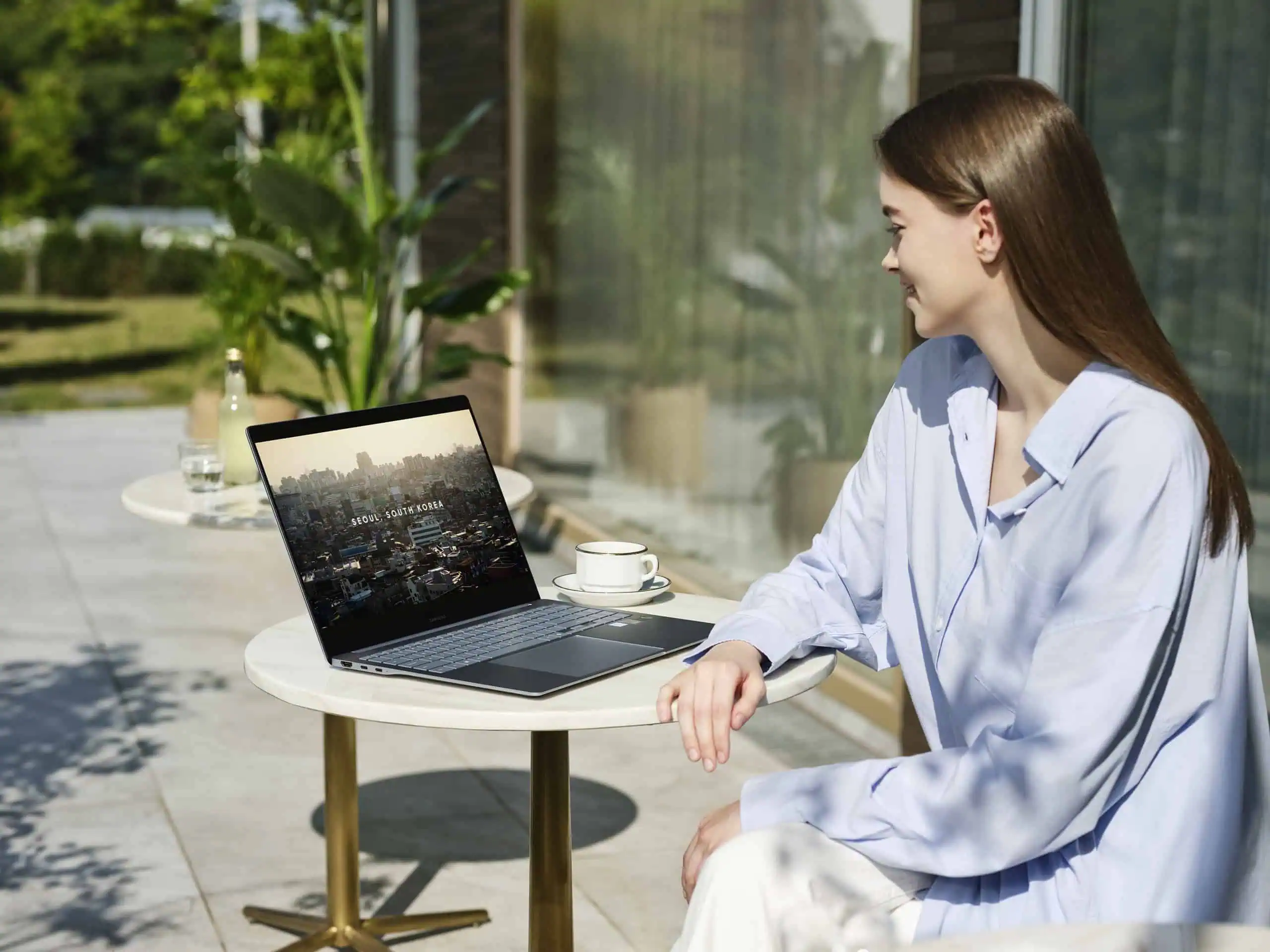 Samsung Galaxy Book 4 Edge 2