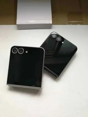 Samsung Galaxy Z Flip 6 Dummy-Einheiten (2)