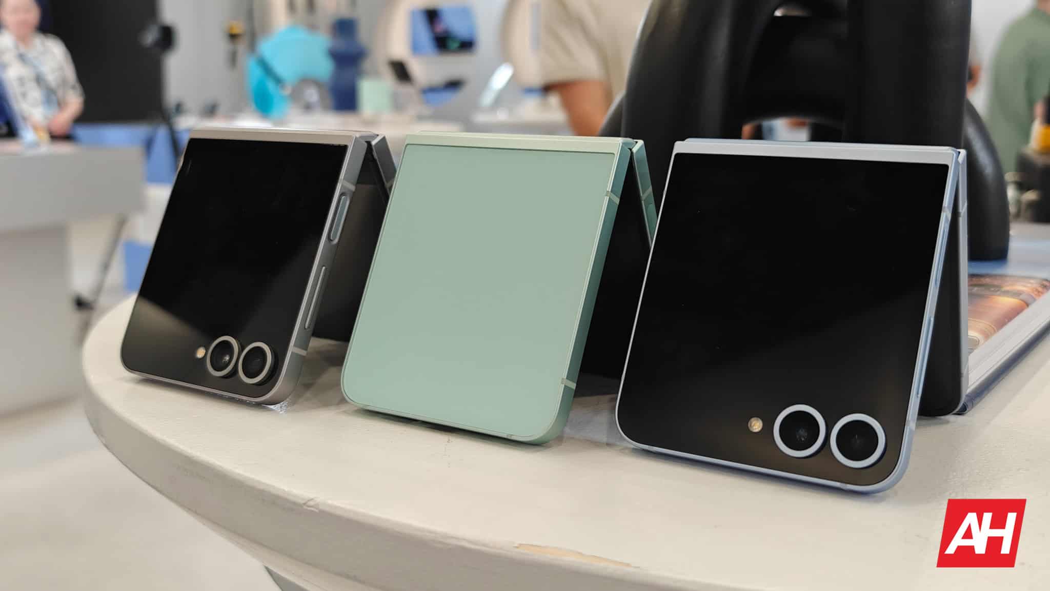 Amazon schenkt Ihnen eine Geschenkkarte im Wert von 200 $, wenn Sie das Galaxy Z Flip 6 vorbestellen