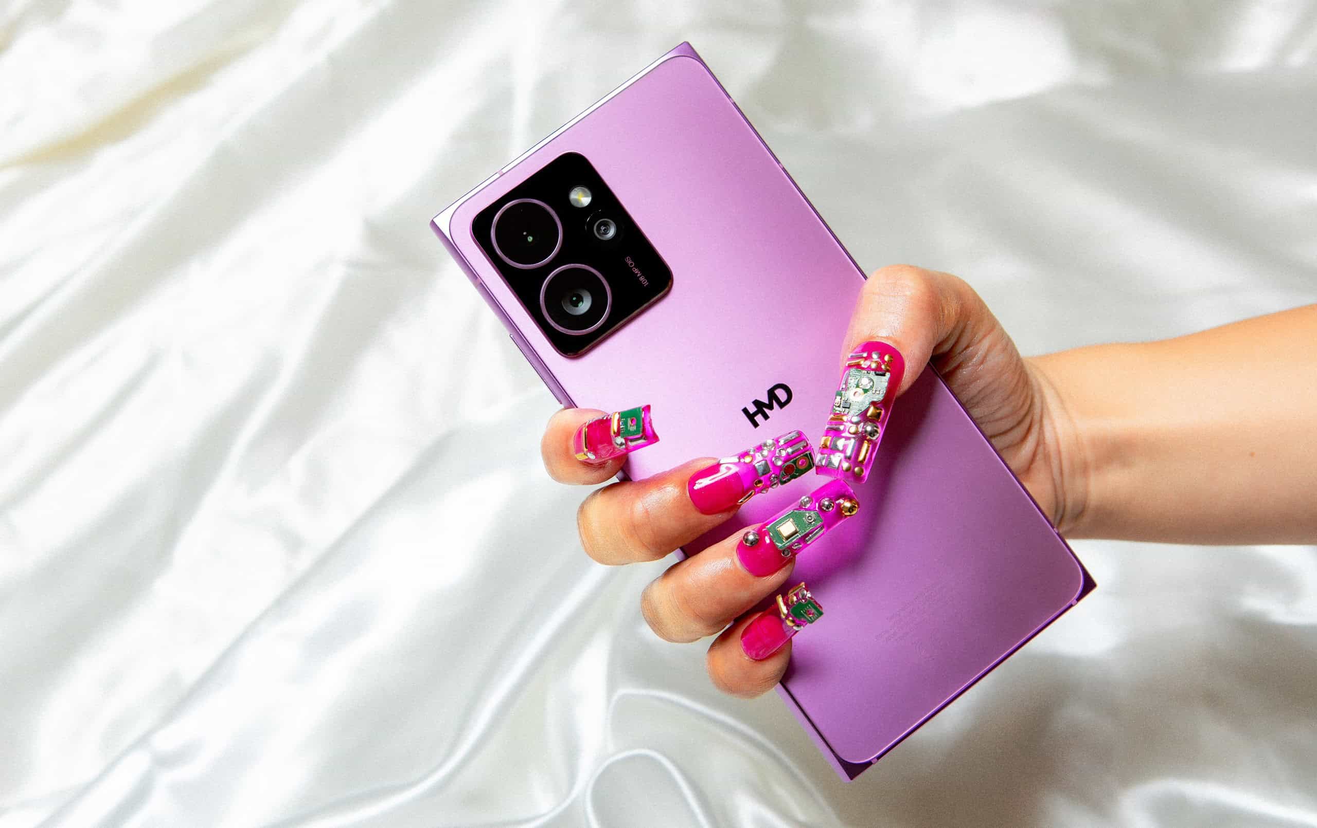 HMD Skyline bietet abnehmbare Rückabdeckung und kabelloses Qi2-Laden