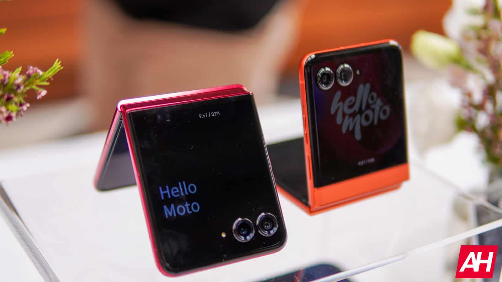 Vorbestellungen für Motorola Razr und Razr+ ab morgen möglich!