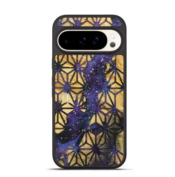 Geschnitzte Pixel 9 Traveler-Hülle