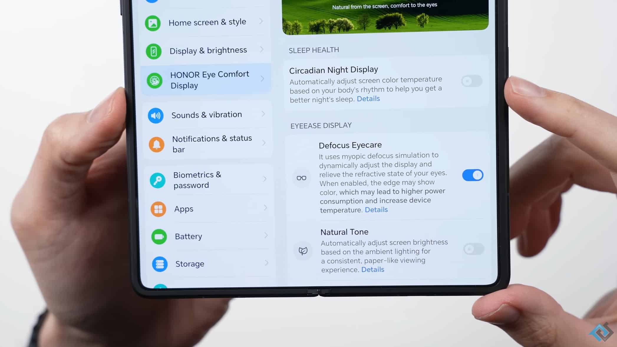 HONOR Magic V3 bietet die branchenweit erste „AI Defocus Display-Technologie“