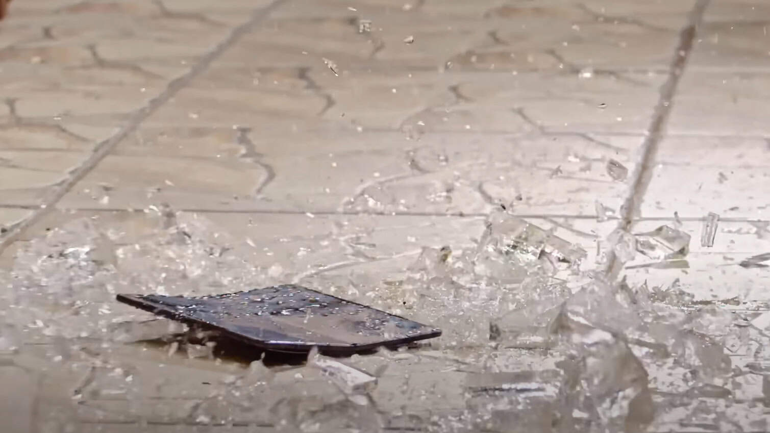 HONOR Magic V3 schneidet in einer Reihe von Belastungstests hervorragend ab: Video