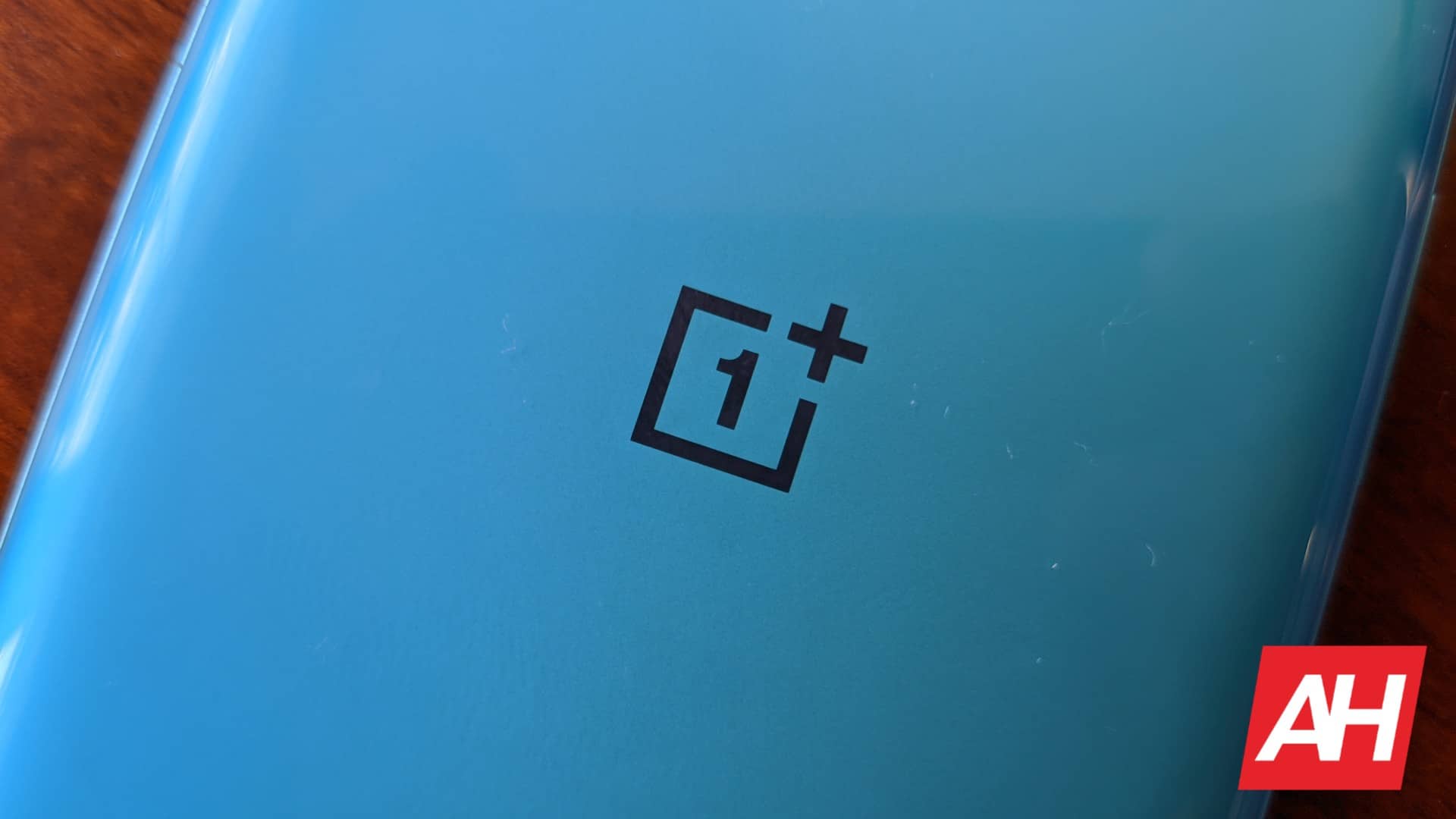 OnePlus 13-Design offenbar enthüllt, zusammen mit der Preisspanne