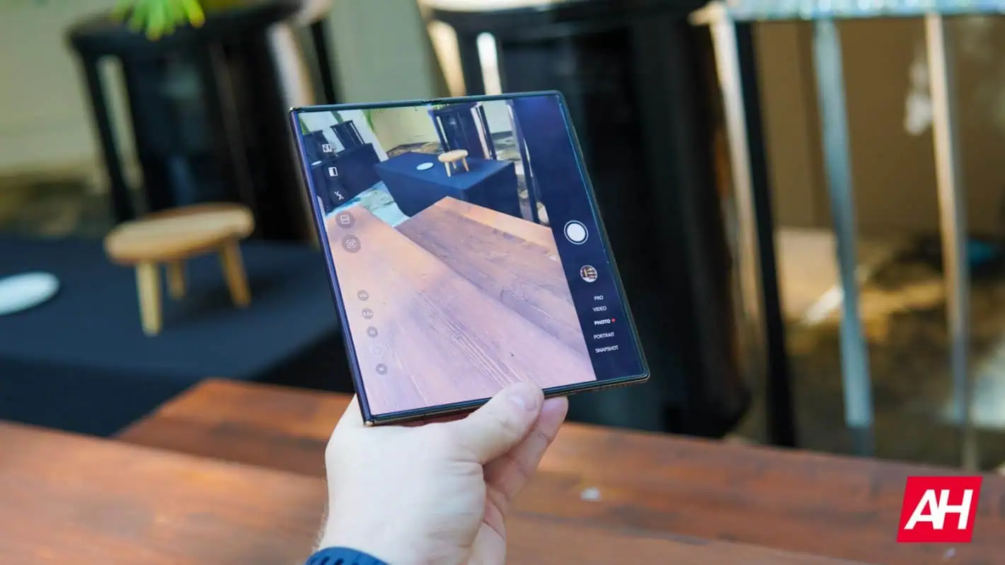 Huawei Mate XT AH 04