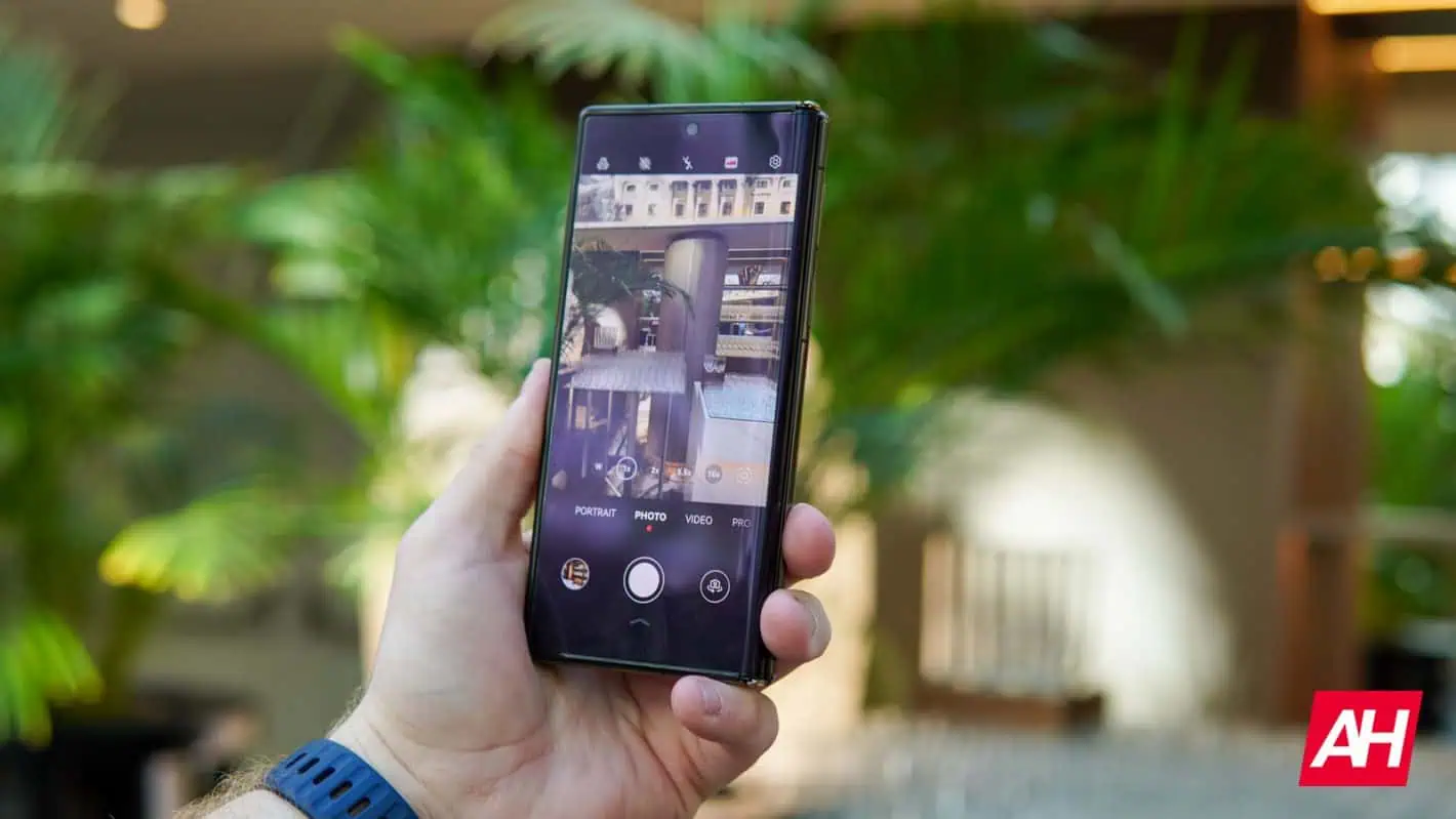 Huawei Mate XT AH 05