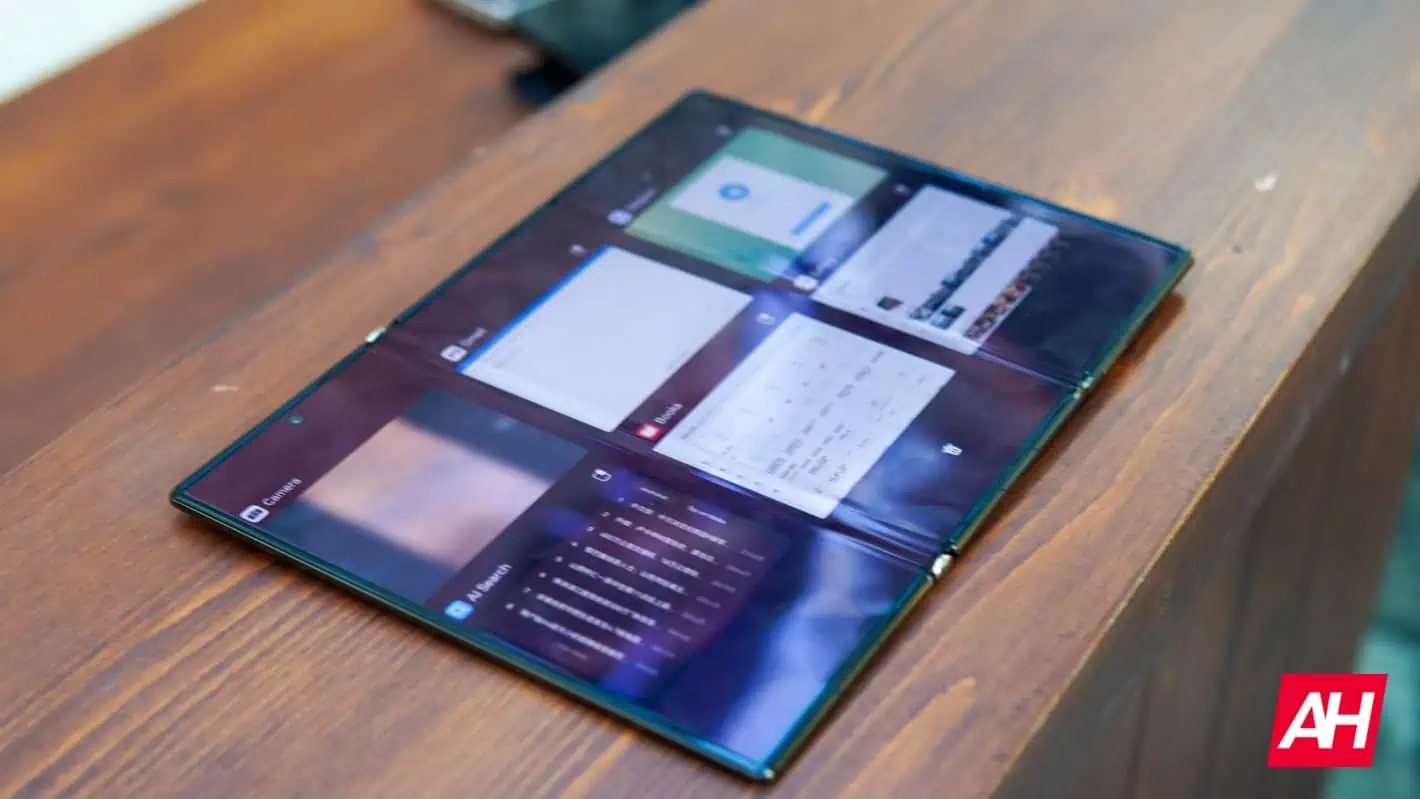 Huawei Mate XT AH 02