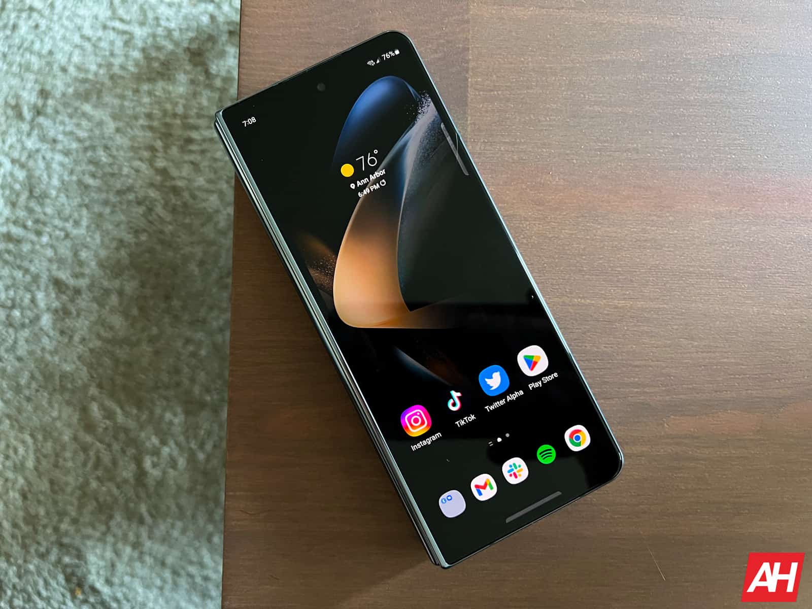 Galaxy Z Flip 4 und Z Fold 4 erhalten ab sofort das One UI 6.1.1-Update