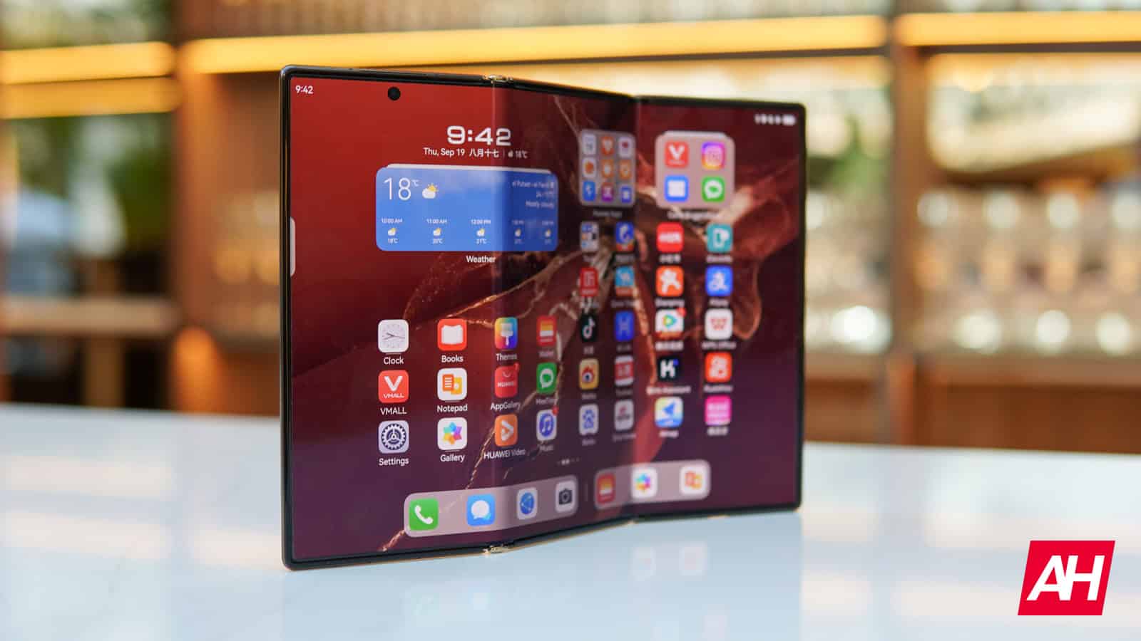Ich habe 30 Minuten mit dem Huawei Mate XT verbracht und es hat jedes andere faltbare Gerät in den Schatten gestellt