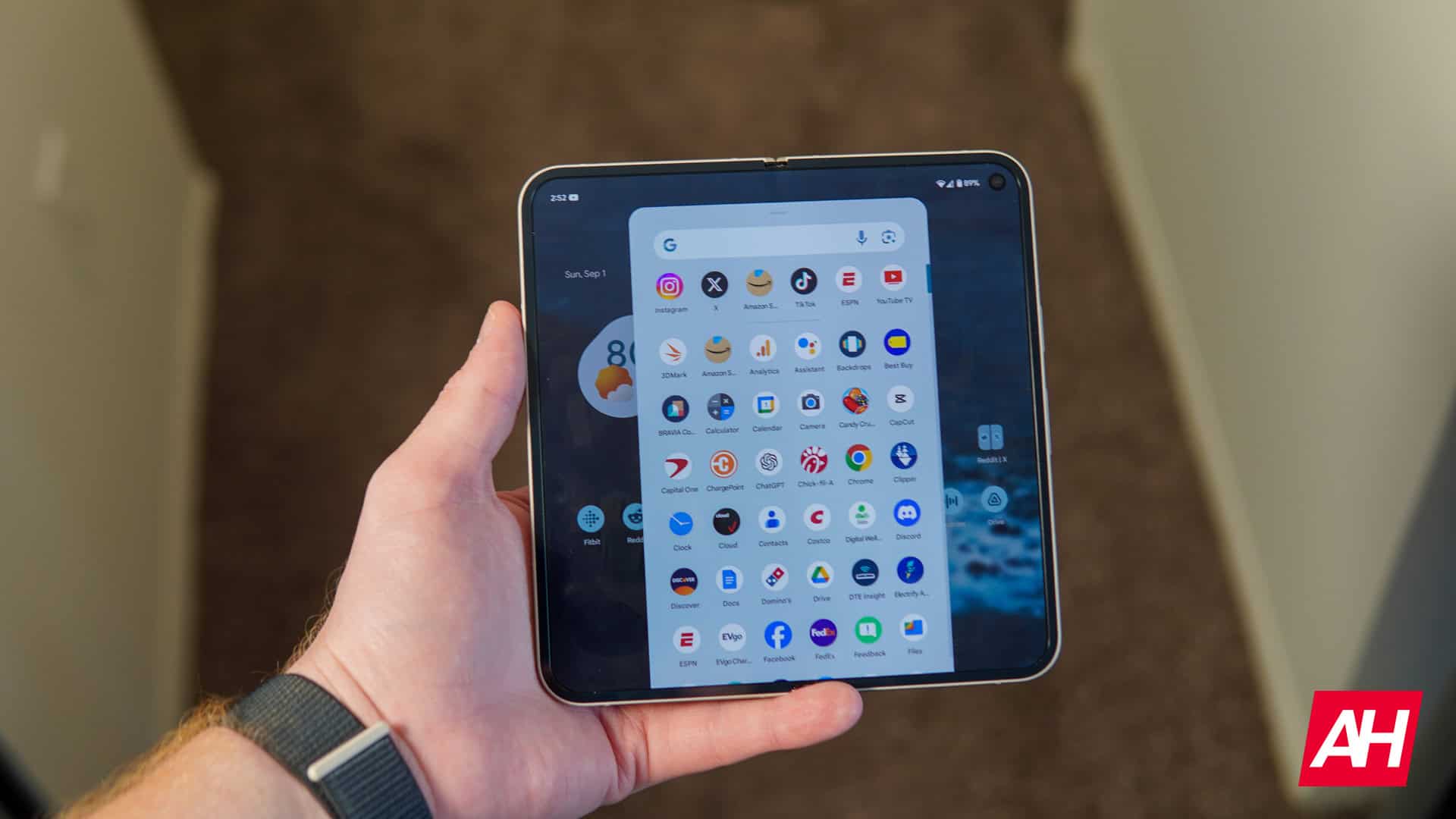 Die Reparatur des Hauptdisplays des Pixel 9 Pro Fold kostet … viel