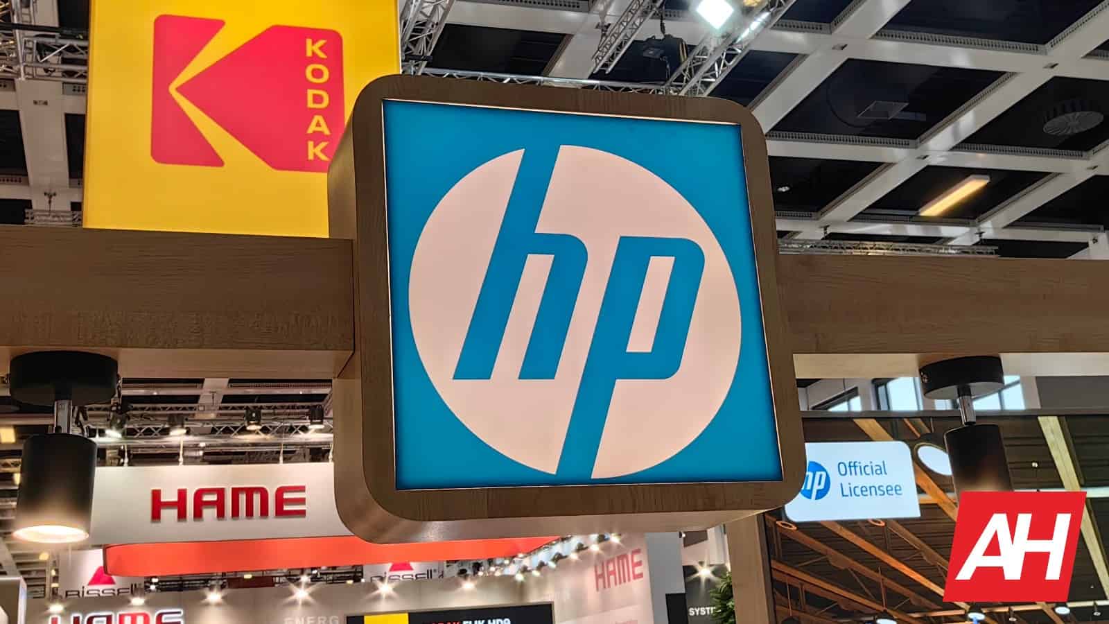HP-Patent zeigt Laptop mit faltbarem Bildschirm für bessere Mobilität