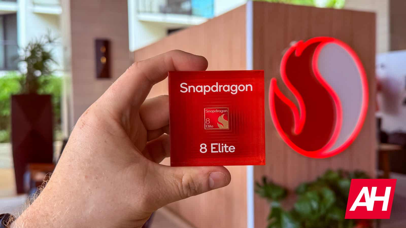 In den Karten könnte sich ein Snapdragon-X-Chip der Einstiegsklasse befinden