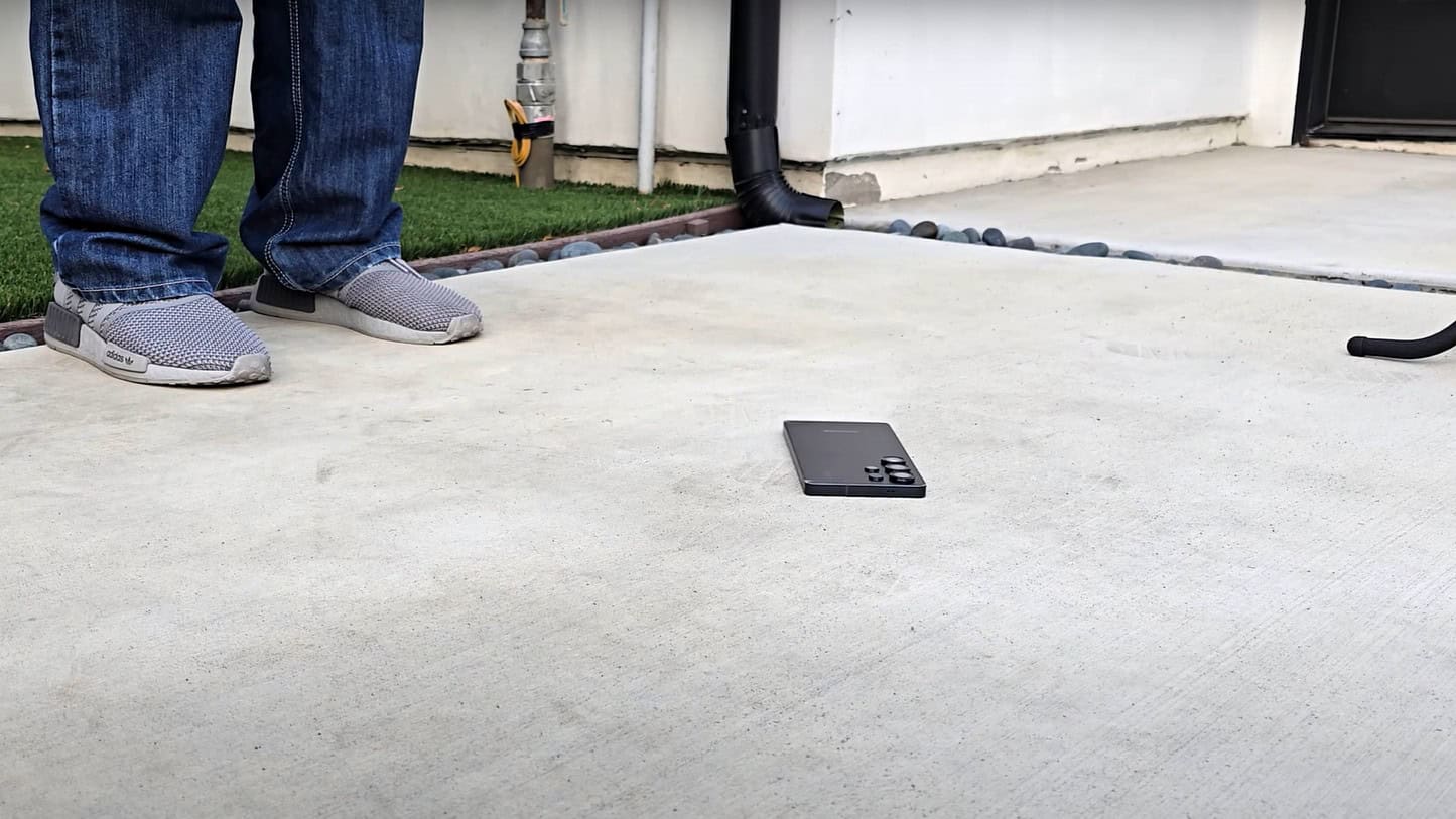 Beobachten Sie, wie das Samsung Galaxy S25 Ultra in diesem Drop -Test gefoltert wird