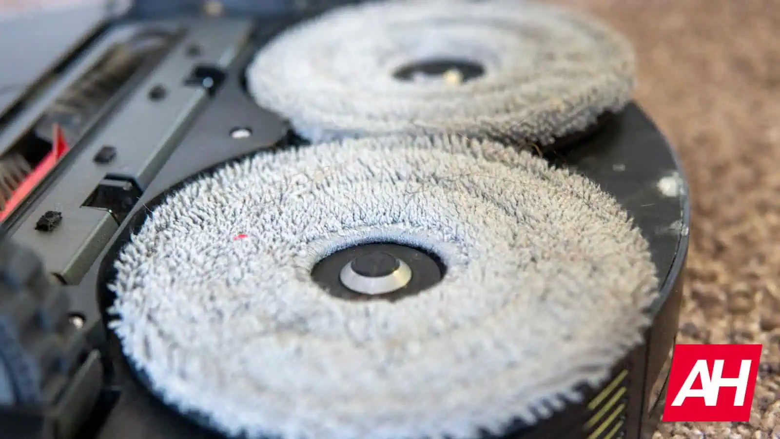 Roborock Saros 10r Review AH 14