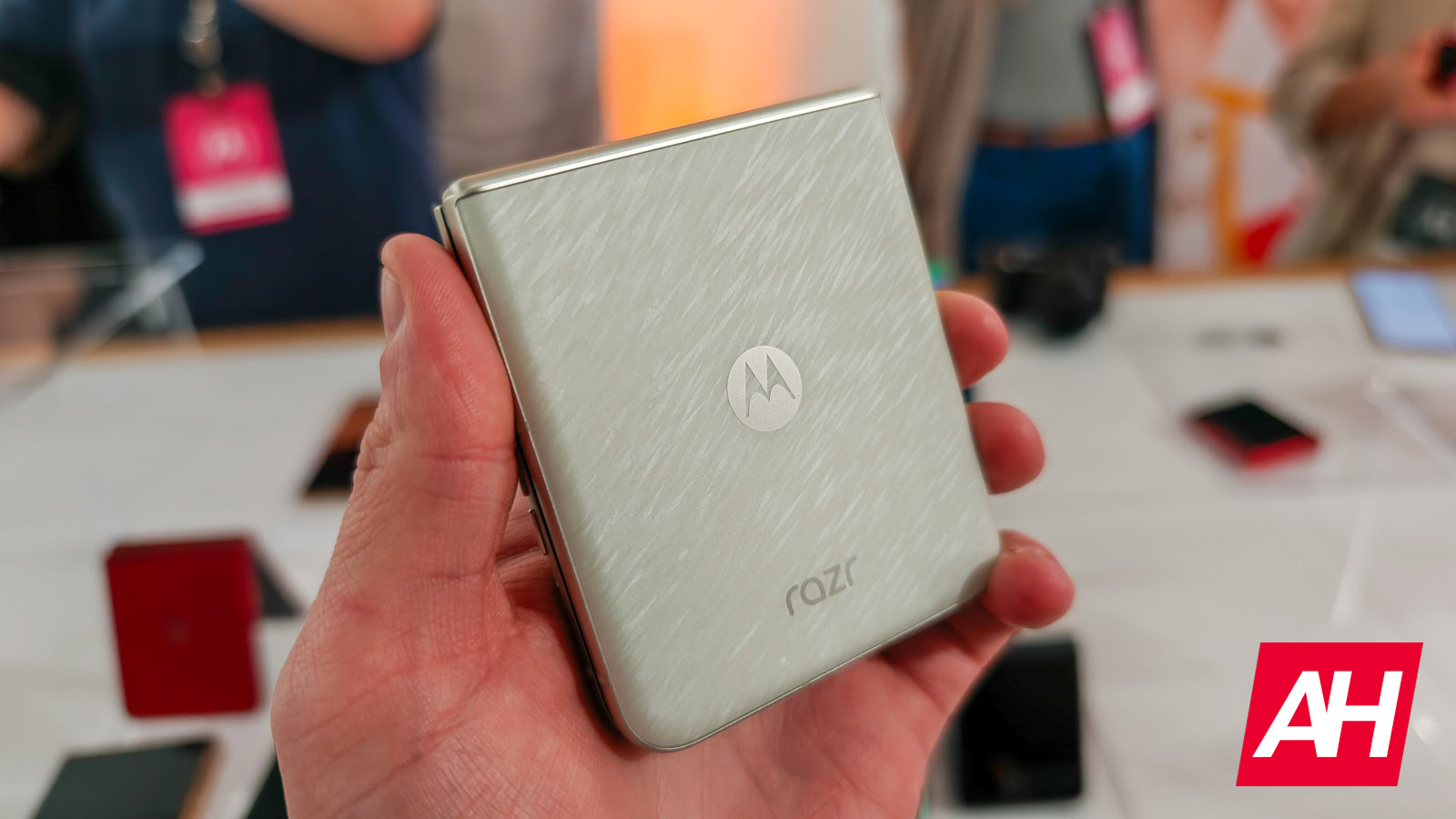 Motorola Razr 2025 an der Metro von T-Mobile