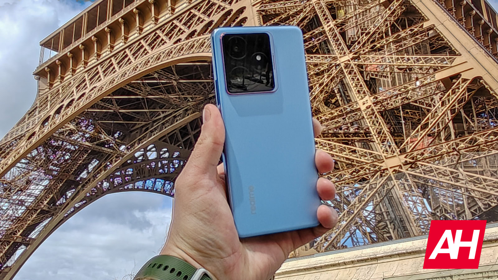 Während Apple KI und Google mit Pixeln hinzufügt, machte Realme ein Batterie -Monster