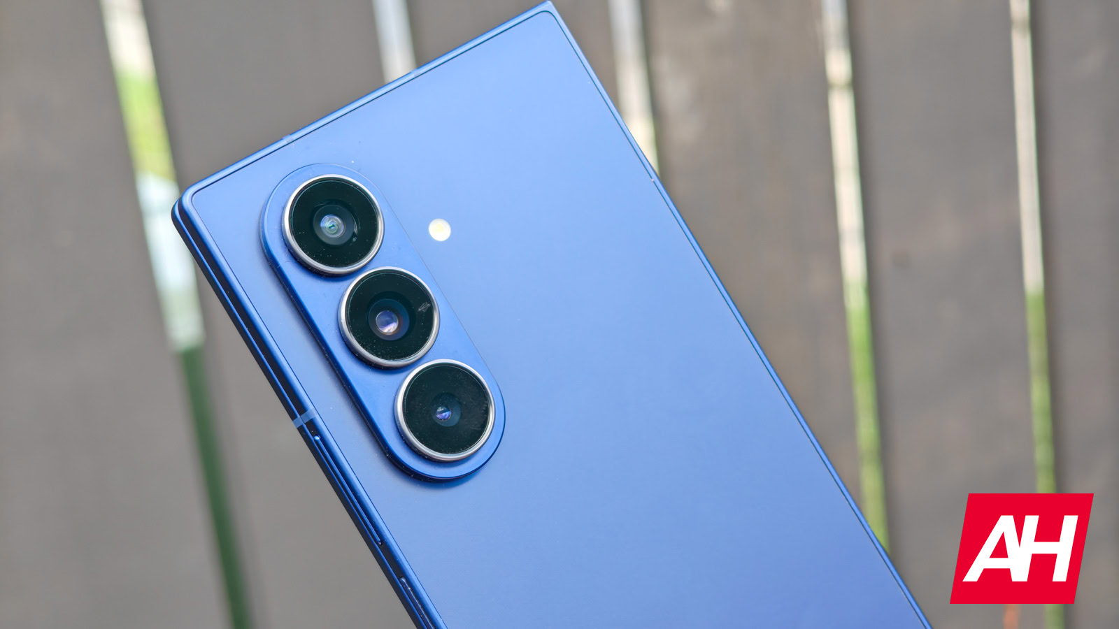 Samsung erwägt eingebaute QI2-Magnete für zukünftige Telefone