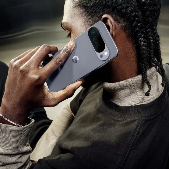 Google Pixel 10 Pro XL Lifestyle Bildleck 1