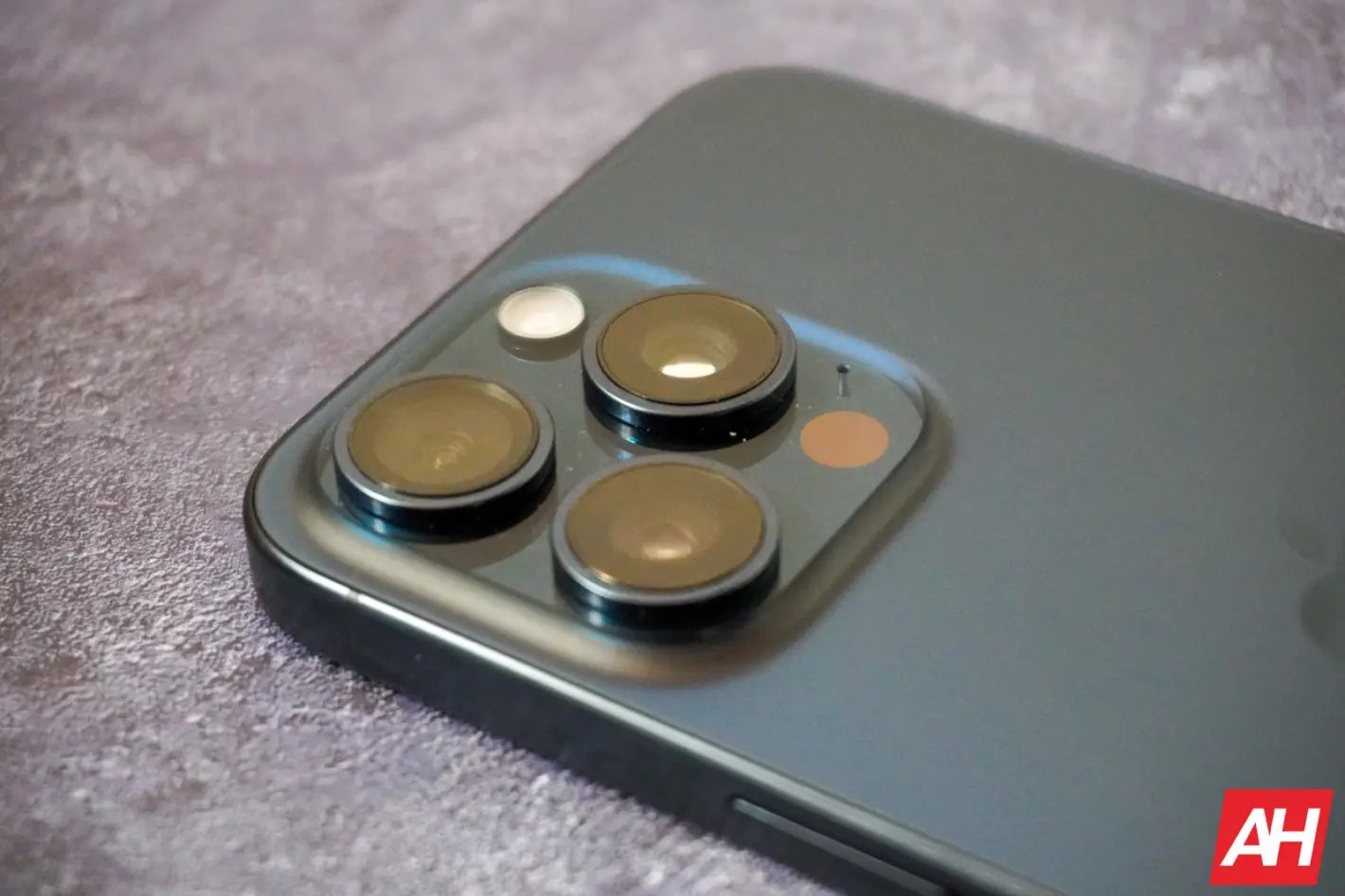 iPhone 15 pro max Am AH 32