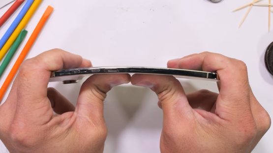 iPhone Air Haltbarkeit Bend Test 1