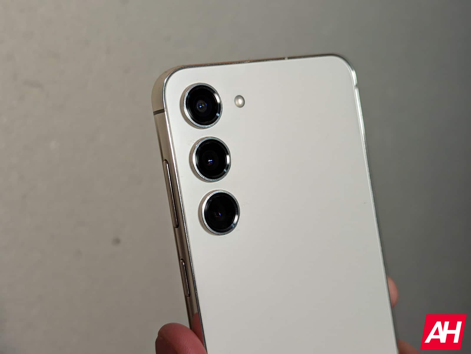 Das Galaxy S23 hat eine UI 8 -Beta erhalten, aber "jetzt Brief" fehlt