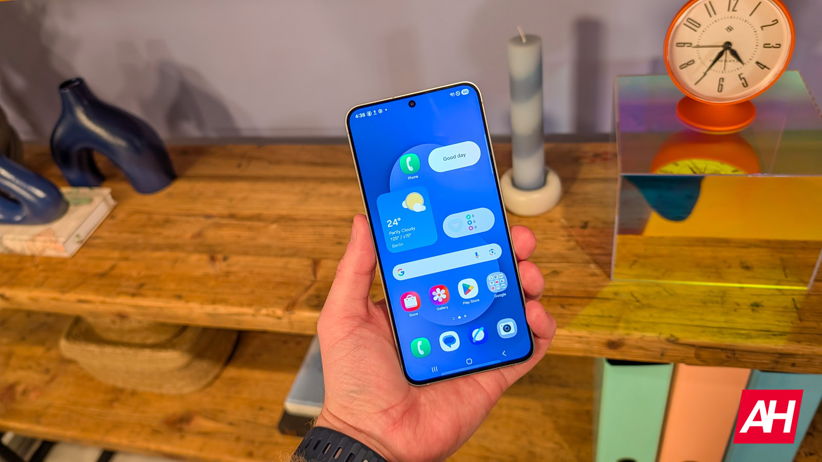 Video: Schauen Sie sich zuerst die schnelle Panel -Anpassung eines UI 8.5 in Aktion an