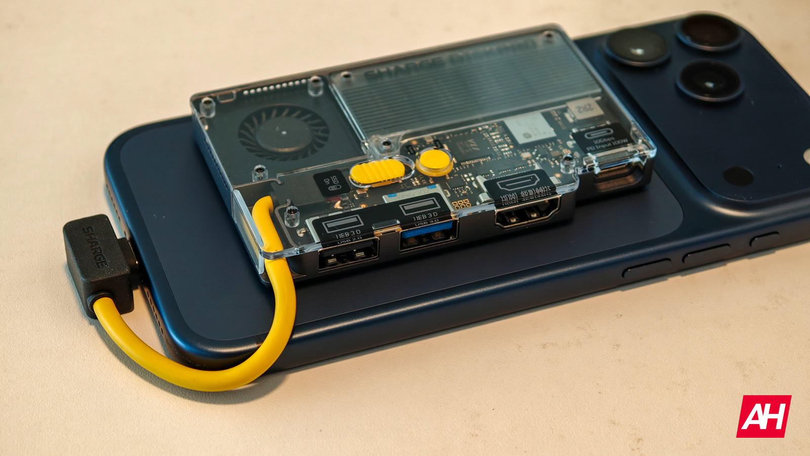Sharge's Disk Pro ist das ultimative tragbare SSD-Dock mit HDMI-, USB- und Magsafe-Magneten im Stil